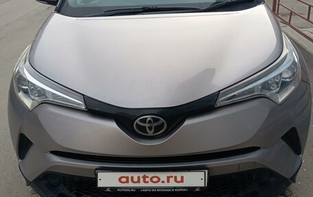 Toyota C-HR I рестайлинг, 2019 год, 2 650 000 рублей, 3 фотография