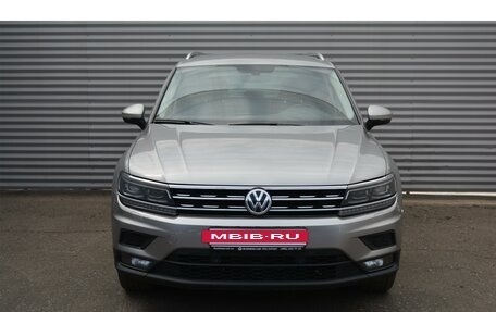 Volkswagen Tiguan II, 2018 год, 2 699 000 рублей, 2 фотография