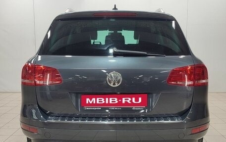 Volkswagen Touareg III, 2011 год, 1 986 000 рублей, 3 фотография