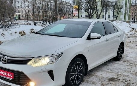 Toyota Camry, 2016 год, 2 700 000 рублей, 2 фотография