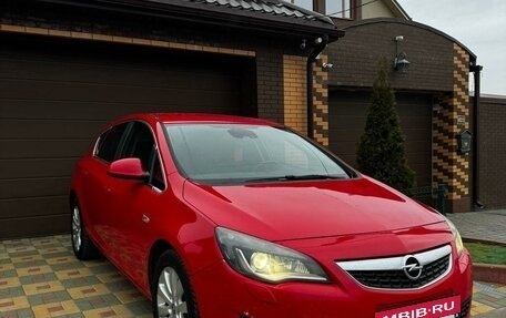 Opel Astra J, 2010 год, 925 000 рублей, 3 фотография