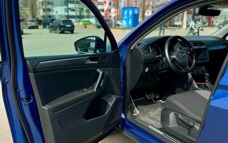 Volkswagen Tiguan II, 2018 год, 2 700 000 рублей, 5 фотография