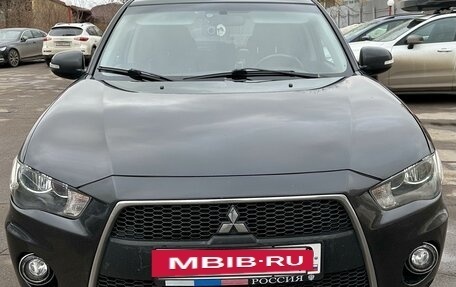 Mitsubishi Outlander III рестайлинг 3, 2010 год, 1 450 000 рублей, 2 фотография