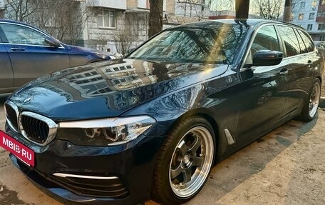 BMW 5 серия, 2018 год, 2 350 000 рублей, 3 фотография