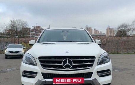 Mercedes-Benz M-Класс, 2014 год, 3 400 000 рублей, 4 фотография