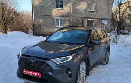 Toyota RAV4, 2019 год, 4 190 000 рублей, 1 фотография