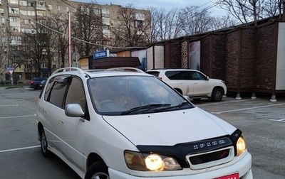 Toyota Ipsum II, 2000 год, 630 000 рублей, 1 фотография