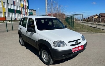 Chevrolet Niva I рестайлинг, 2018 год, 980 000 рублей, 1 фотография