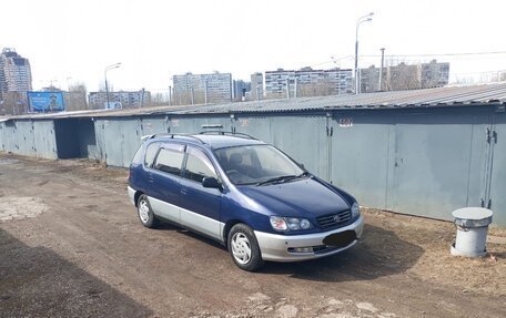 Toyota Ipsum II, 1998 год, 630 000 рублей, 1 фотография