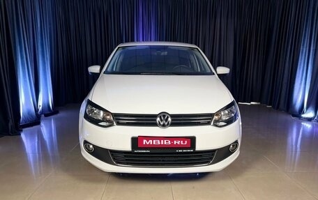 Volkswagen Polo VI (EU Market), 2015 год, 1 235 000 рублей, 2 фотография