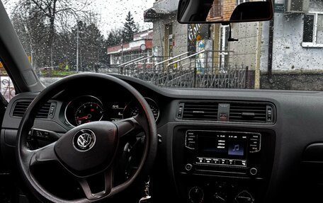 Volkswagen Jetta VI, 2015 год, 1 350 000 рублей, 2 фотография