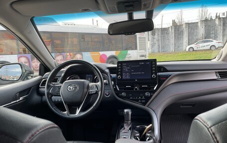 Toyota Camry, 2021 год, 3 430 000 рублей, 2 фотография