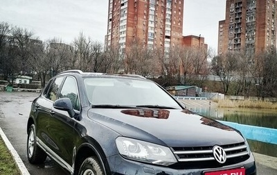 Volkswagen Touareg III, 2011 год, 2 475 000 рублей, 1 фотография
