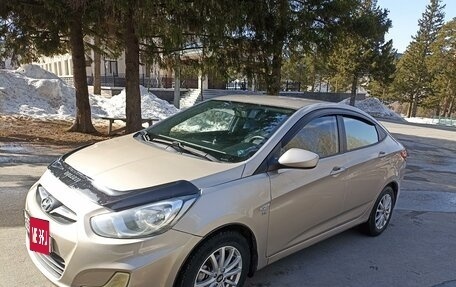 Hyundai Solaris II рестайлинг, 2011 год, 840 000 рублей, 2 фотография