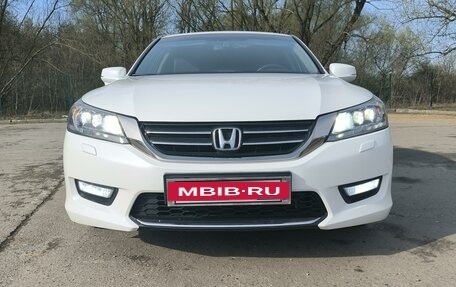 Honda Accord IX рестайлинг, 2013 год, 2 100 000 рублей, 1 фотография