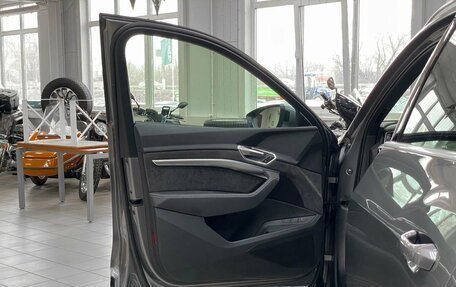 Audi e-tron I, 2019 год, 5 250 000 рублей, 7 фотография
