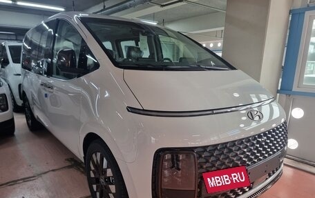 Hyundai Staria, 2024 год, 4 320 000 рублей, 1 фотография