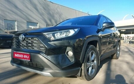 Toyota RAV4, 2021 год, 3 600 000 рублей, 1 фотография