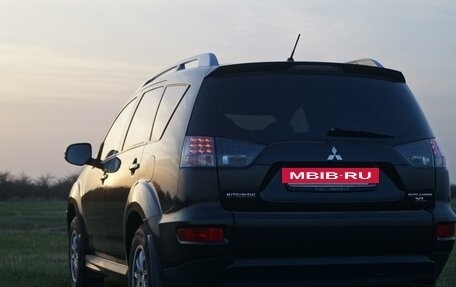 Mitsubishi Outlander III рестайлинг 3, 2009 год, 1 300 000 рублей, 9 фотография