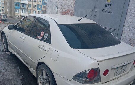 Toyota Altezza, 2001 год, 545 000 рублей, 2 фотография