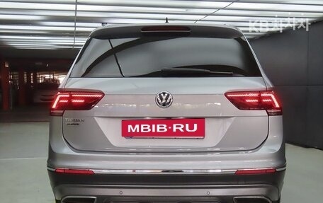 Volkswagen Tiguan II, 2020 год, 2 630 000 рублей, 2 фотография