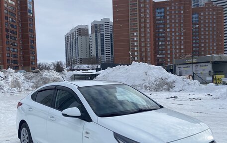 Hyundai Solaris II рестайлинг, 2019 год, 1 750 000 рублей, 2 фотография