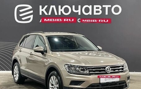 Volkswagen Tiguan II, 2020 год, 2 600 000 рублей, 3 фотография