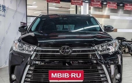 Toyota Highlander III, 2021 год, 4 200 000 рублей, 2 фотография