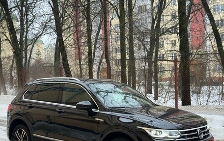 Volkswagen Tiguan II, 2021 год, 4 850 000 рублей, 4 фотография