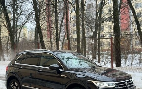 Volkswagen Tiguan II, 2021 год, 4 850 000 рублей, 3 фотография