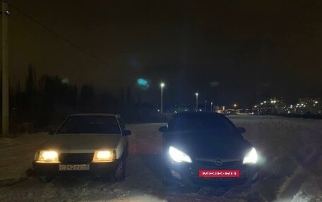 Opel Astra J, 2011 год, 690 000 рублей, 2 фотография