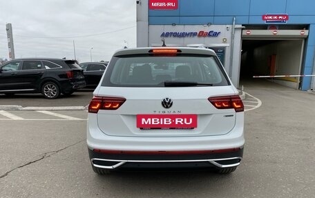 Volkswagen Tiguan II, 2022 год, 4 850 000 рублей, 3 фотография