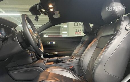 Ford Mustang VI рестайлинг, 2020 год, 2 900 000 рублей, 5 фотография