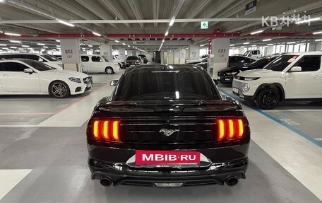 Ford Mustang VI рестайлинг, 2020 год, 2 900 000 рублей, 4 фотография