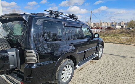 Mitsubishi Pajero IV, 2013 год, 2 900 000 рублей, 2 фотография