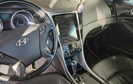 Hyundai Sonata VI, 2012 год, 1 300 000 рублей, 2 фотография