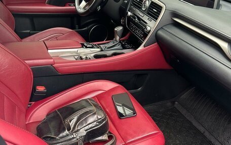 Lexus RX IV рестайлинг, 2019 год, 5 200 000 рублей, 3 фотография