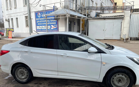 Hyundai Solaris II рестайлинг, 2013 год, 765 000 рублей, 3 фотография