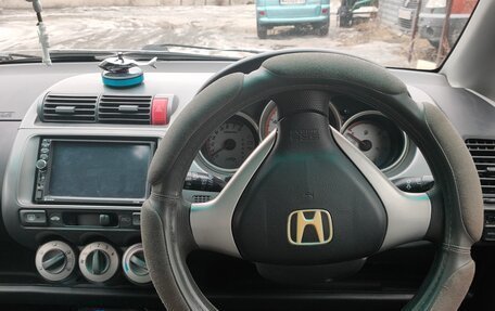 Honda Fit III, 2005 год, 520 000 рублей, 3 фотография
