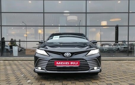 Toyota Camry, 2019 год, 3 240 000 рублей, 2 фотография