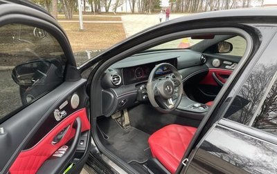 Mercedes-Benz E-Класс, 2018 год, 3 300 000 рублей, 1 фотография