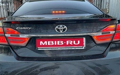 Toyota Camry, 2017 год, 2 100 000 рублей, 2 фотография
