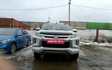 Mitsubishi L200 IV рестайлинг, 2018 год, 3 650 000 рублей, 2 фотография