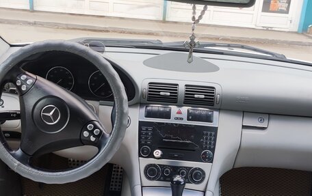 Mercedes-Benz C-Класс, 2005 год, 720 000 рублей, 3 фотография