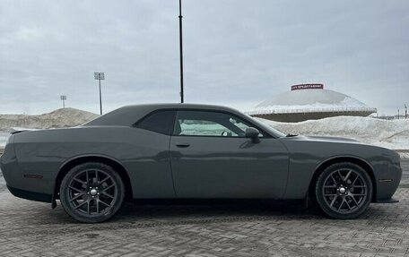 Dodge Challenger III рестайлинг 2, 2018 год, 3 300 000 рублей, 3 фотография