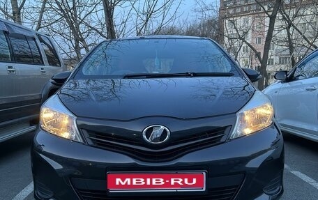 Toyota Vitz, 2014 год, 730 000 рублей, 1 фотография