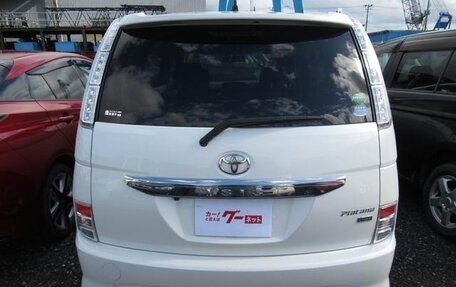 Toyota ISis I, 2013 год, 920 000 рублей, 3 фотография