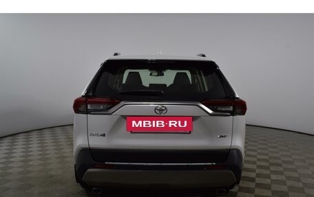 Toyota RAV4, 2023 год, 6 100 000 рублей, 6 фотография
