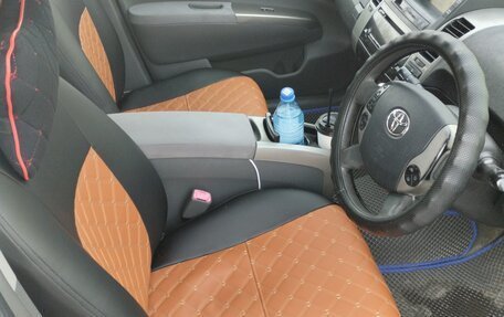 Toyota Prius, 2011 год, 930 000 рублей, 3 фотография