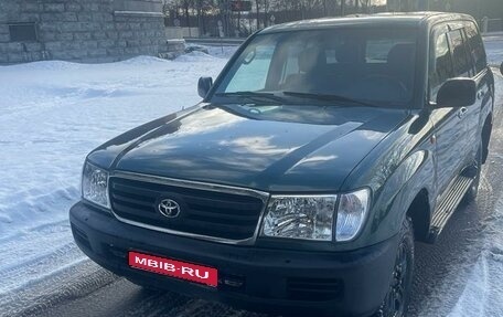 Toyota Land Cruiser 100 рестайлинг 2, 2004 год, 2 100 000 рублей, 1 фотография